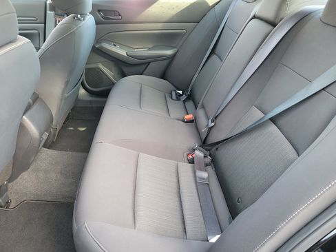 Used 2025 Nissan Altima 2.5 SV FWD image 12
