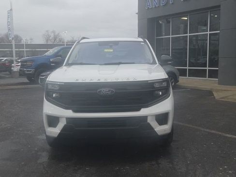 Used 2025 Ford Expedition Active image 16
