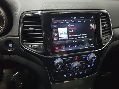Used 2020 Jeep Grand Cherokee Altitude AWD/4WD image 26