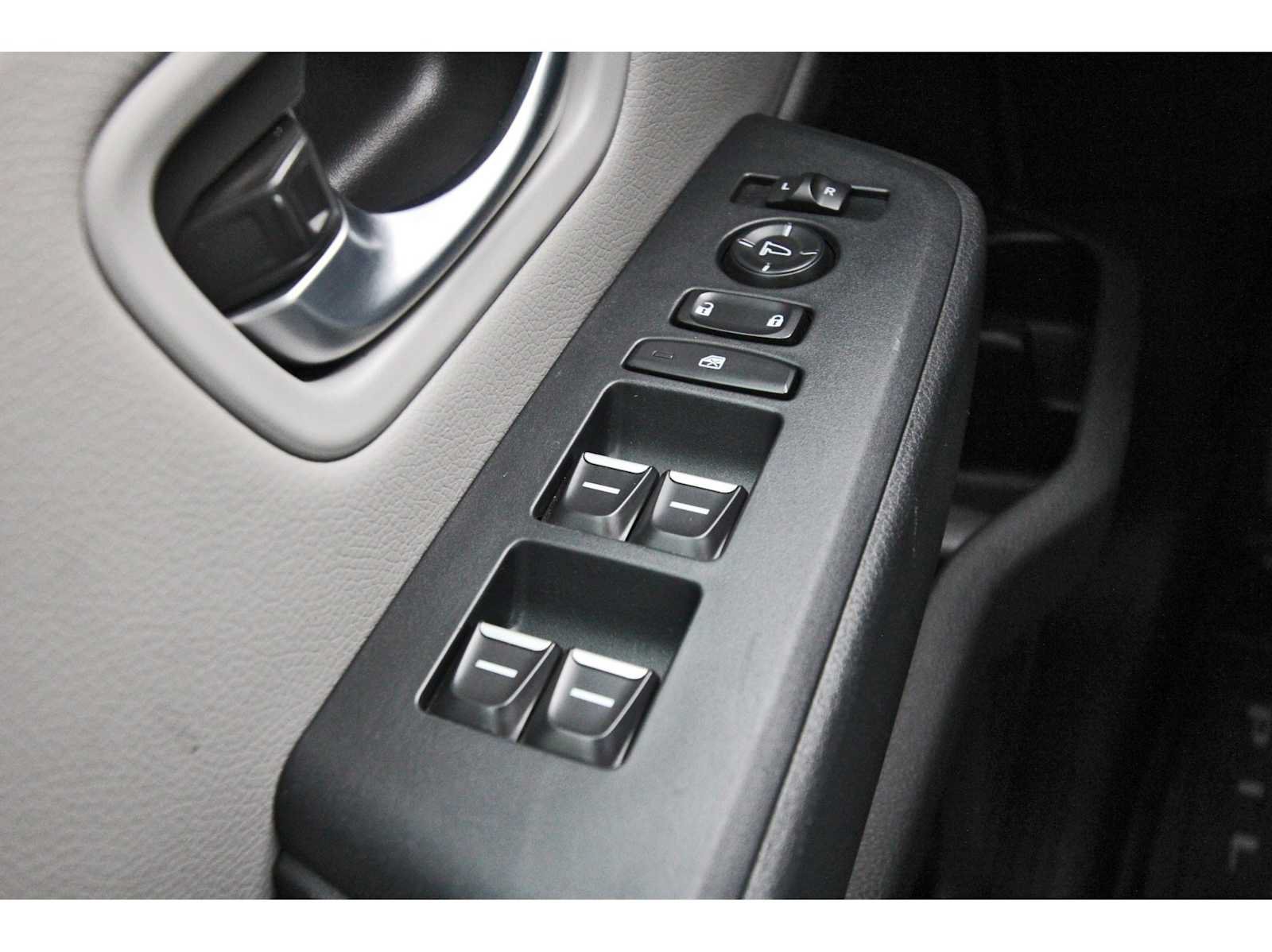 Used 2025 Honda Pilot Touring image 21