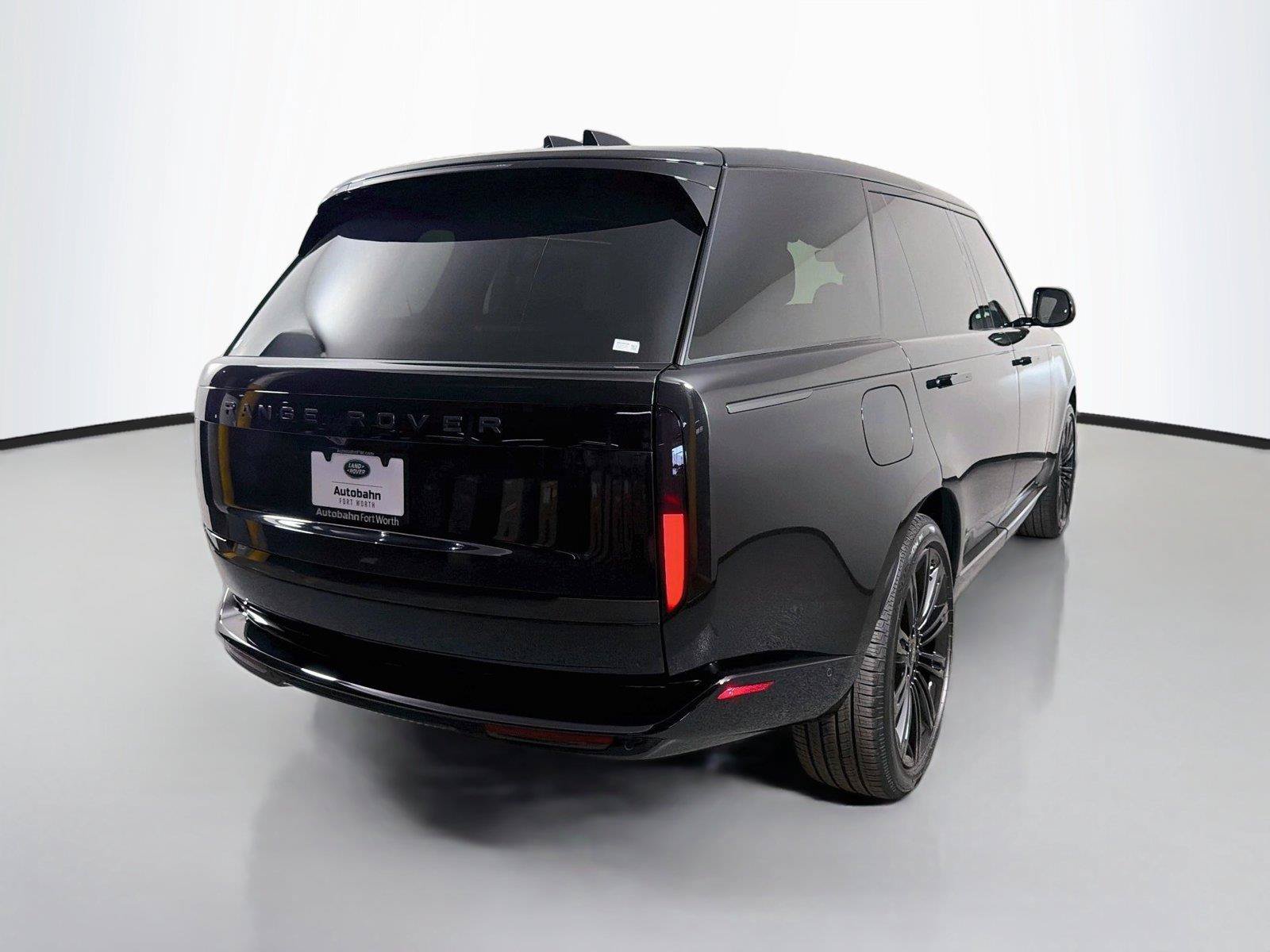 New 2027 Land Rover Range Rover Long Wheelbase SE AWD/4WD image 5