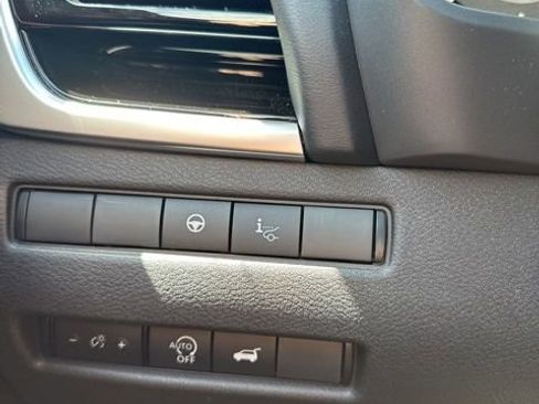 Used 2025 Nissan Rogue SL w/ Tech Package AWD/4WD image 22