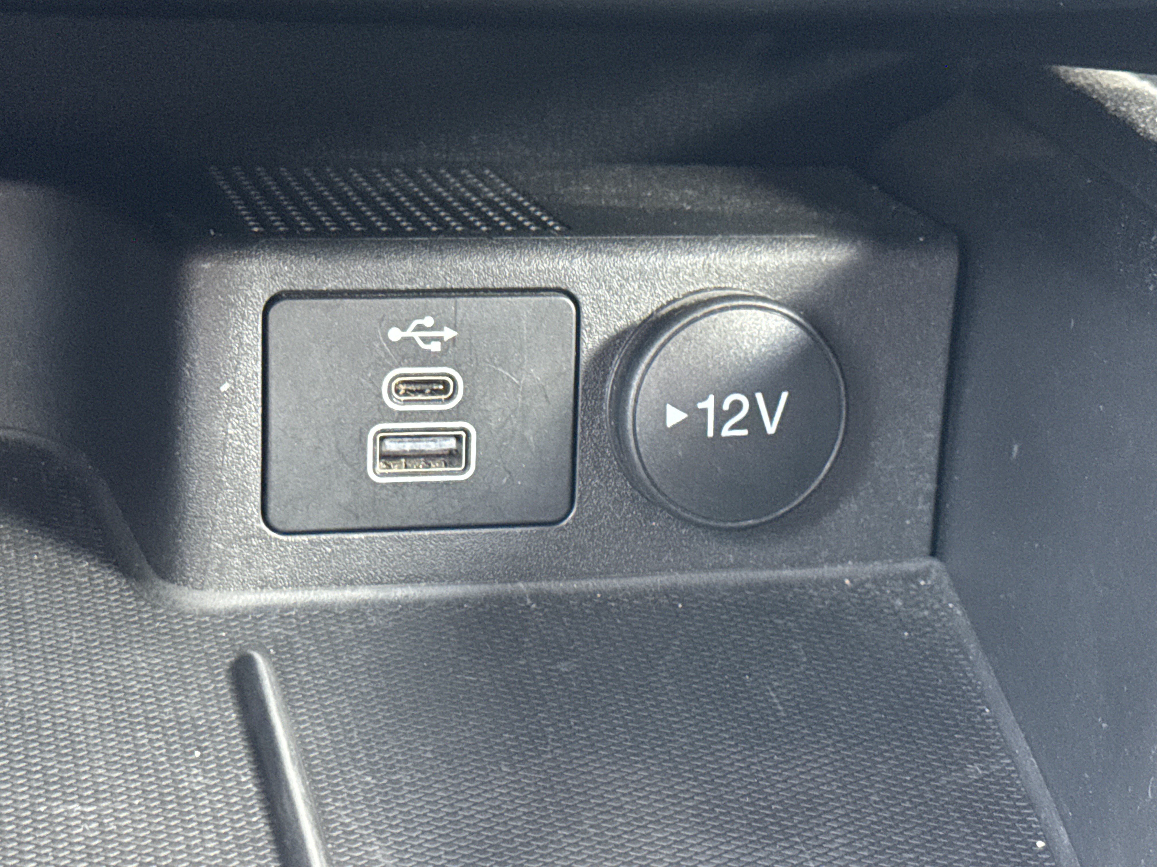 Used 2025 Ford Escape Active w/ Tech Pack #1 AWD/4WD image 14