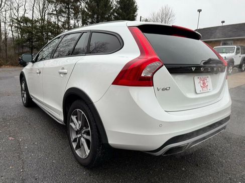 Used 2018 Volvo V60 T5 Cross Country w/ Convenience Package image 5