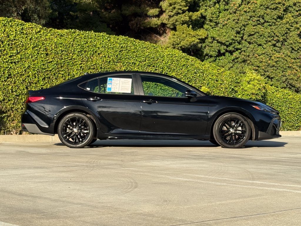 Used 2025 Toyota Camry SE FWD image 8
