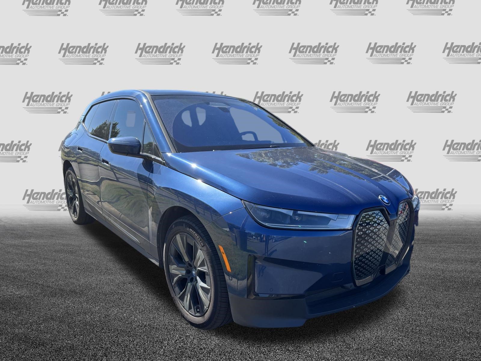 Used 2024 BMW iX xDrive50 AWD/4WD image 2