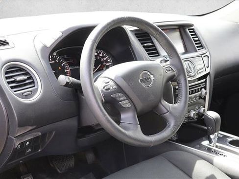 Used 2018 Nissan Pathfinder SV w/ SV All Weather Package AWD/4WD image 10