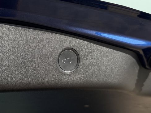 Used 2022 Tesla Model 3 Standard Range image 23