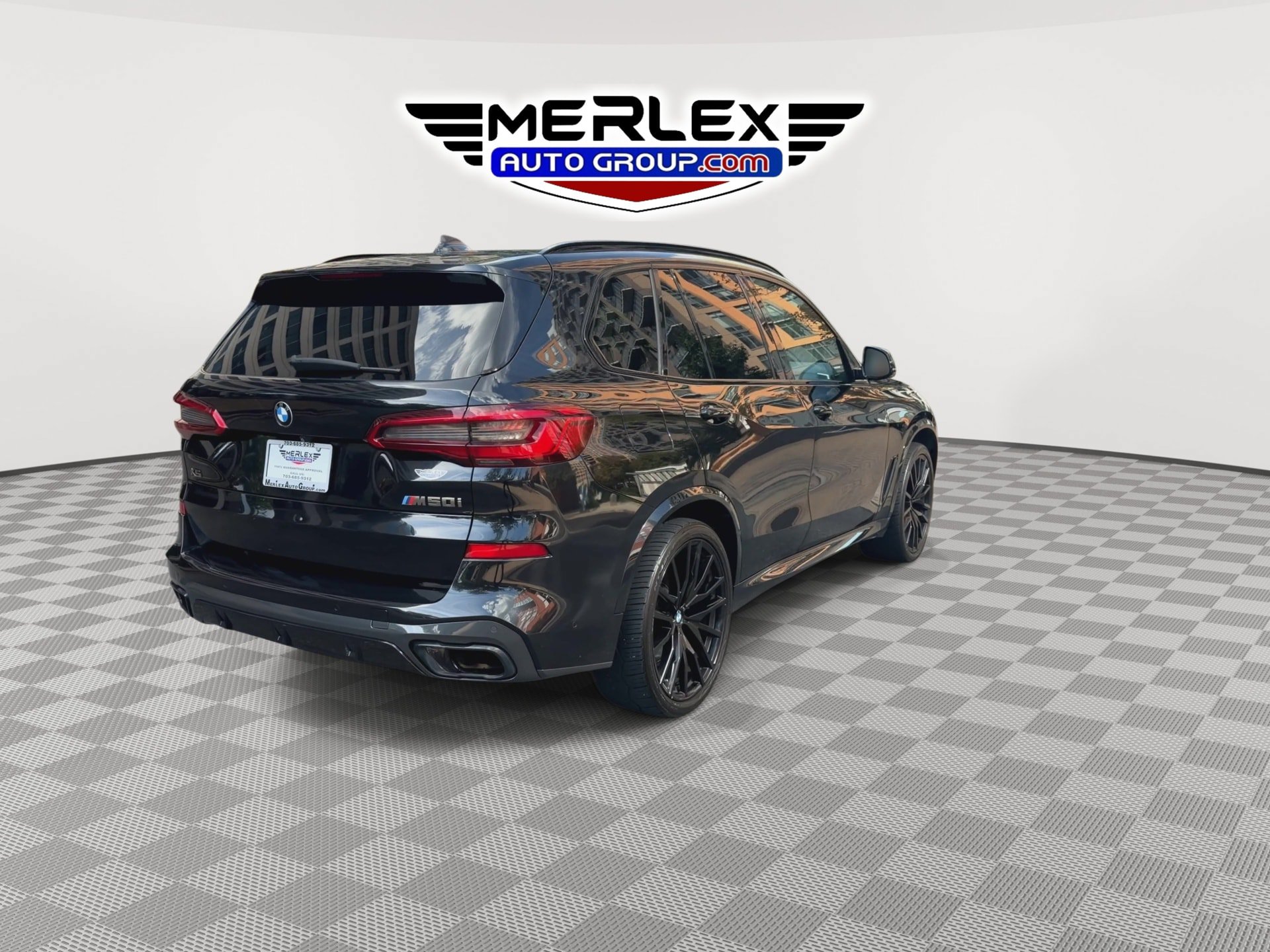 Used 2020 BMW X5 M50i w/ Executive Package AWD/4WD image 8
