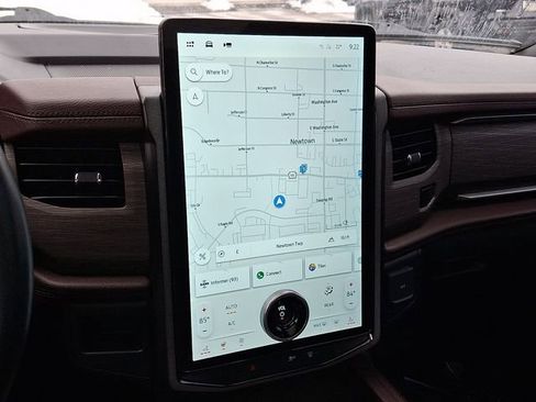 Used 2022 Ford Expedition Max Limited image 18