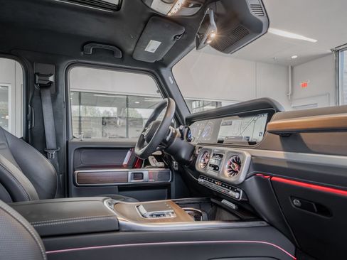 Used 2025 Mercedes-Benz G 580 w/ EQ Technology image 17