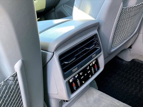 Used 2023 Audi Q7 3.0T Prestige image 10