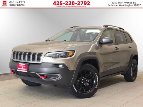 Used 2019 Jeep Cherokee Trailhawk w/ Trailer Tow Group AWD/4WD image 1