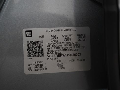 Used 2023 Buick Enclave Essence image 31