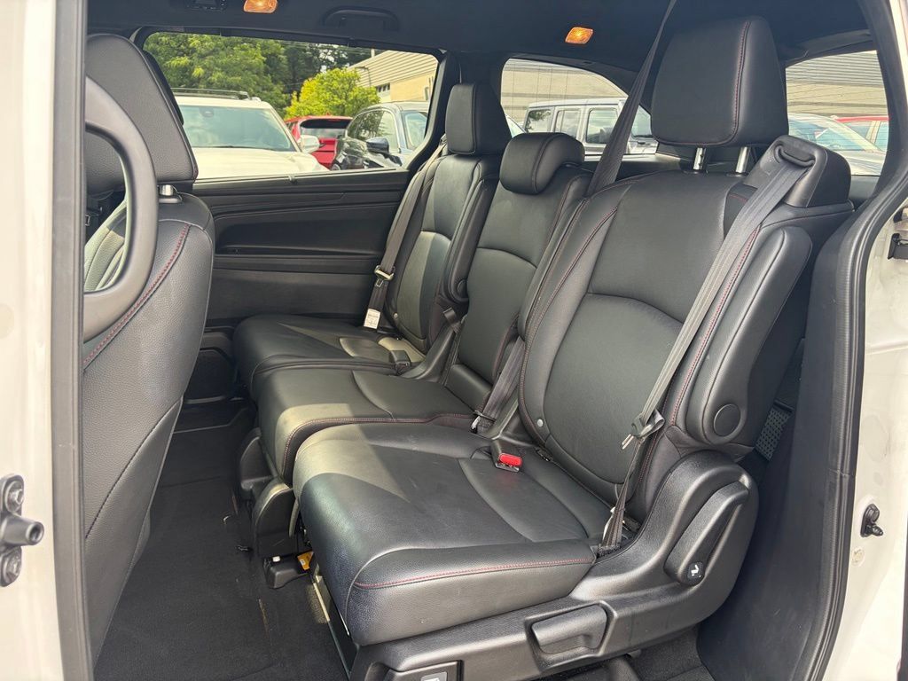 Used 2025 Honda Odyssey Sport-L image 17