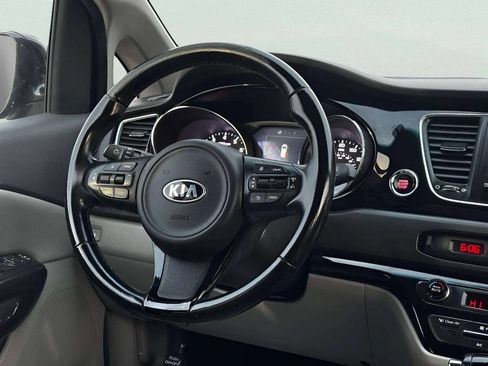 Used 2016 Kia Sedona EX image 18