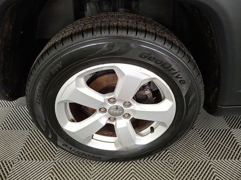 Used 2020 Jeep Compass Latitude w/ Cold Weather Group image 26