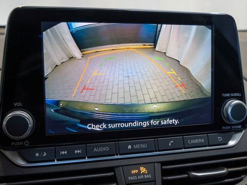 New 2025 Nissan Altima 2.5 SR image 9