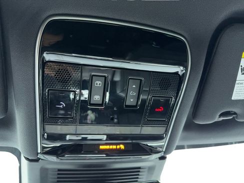 Used 2024 Land Rover Range Rover SE image 27
