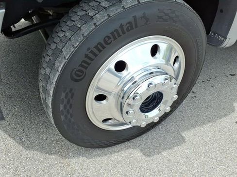 Used 2024 Ford F450 Platinum w/ FX4 Off-Road Package AWD/4WD image 14