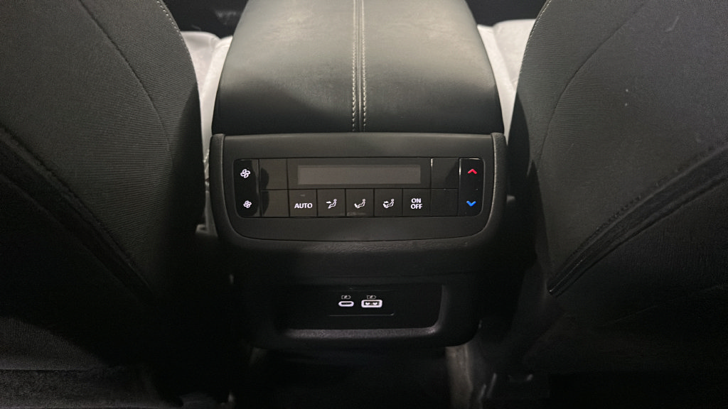 Used 2025 Nissan Pathfinder SV AWD/4WD image 17