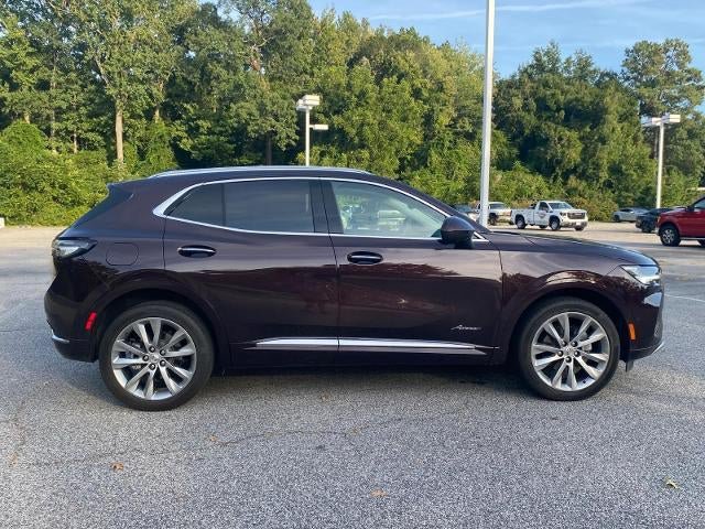 Used 2022 Buick Envision Avenir w/ Technology Package II AWD/4WD image 2