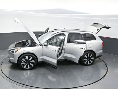 New 2025 Volvo EX90 Ultra image 39