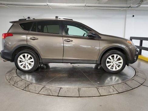 Used 2015 Toyota RAV4 Limited image 13