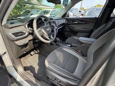 Used 2023 Chevrolet TrailBlazer LT FWD image 11