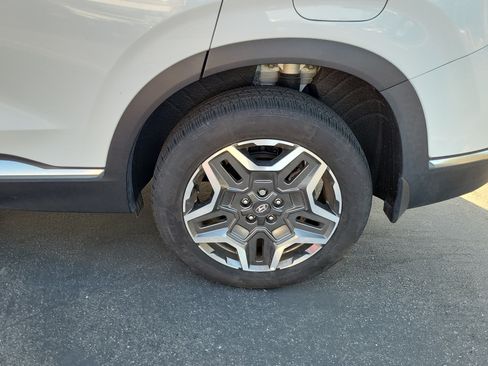 Used 2023 Hyundai Santa Fe SEL Premium AWD/4WD image 3