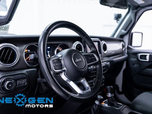 Used 2020 Jeep Wrangler Unlimited Sahara image 20