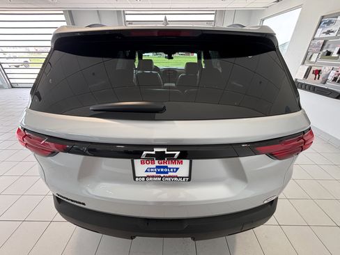 Used 2022 Chevrolet Traverse LS w/ Midnight/Sport Edition FWD image 4