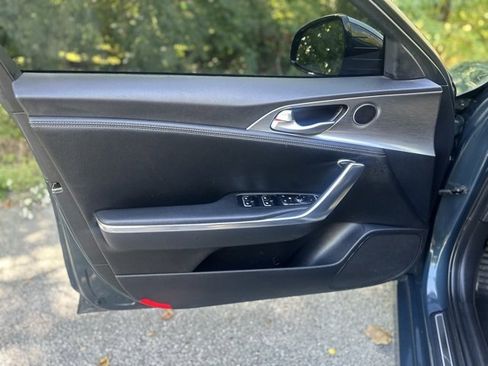 Used 2022 Kia Stinger GT1 image 10