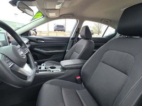 Used 2025 Nissan Altima 2.5 SV AWD/4WD image 20