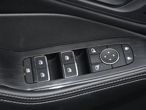 Used 2022 Nissan Rogue SL w/ SL Premium Package image 11