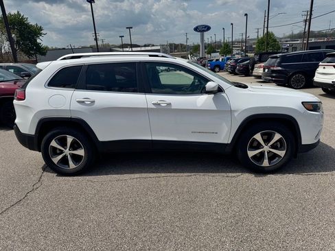 Used 2019 Jeep Cherokee Limited FWD image 6