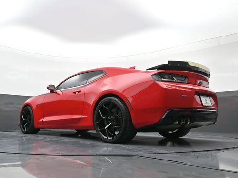 Used 2016 Chevrolet Camaro SS RWD image 24