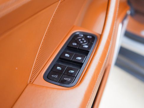 Used 2018 Porsche Panamera 4S image 21