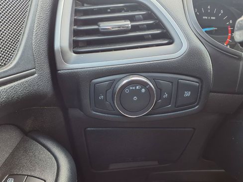 Used 2019 Ford Edge SE w/ SE Fleet Driver's Package FWD image 9