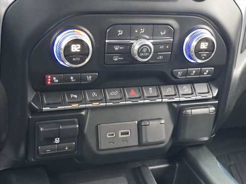 Used 2019 GMC Sierra 1500 SLT w/ SLT Premium Package image 17