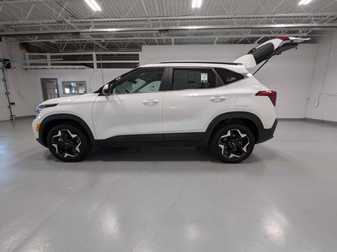 Certified 2024 Kia Seltos EX AWD/4WD image 12