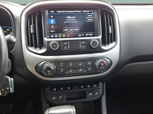 Used 2021 Chevrolet Colorado ZR2 w/ ZR2 Midnight Special Edition image 19