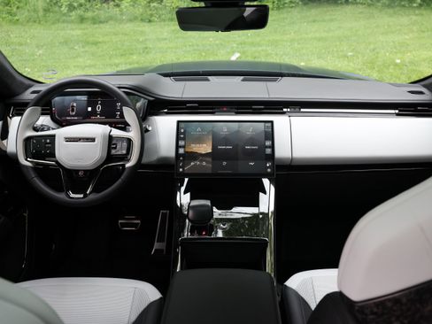 Used 2025 Land Rover Range Rover Sport SV Edition Two AWD/4WD image 5