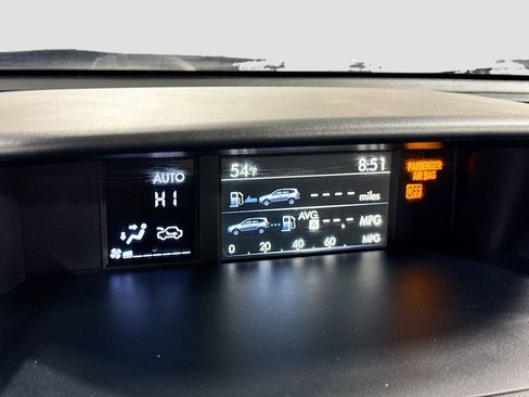 Used 2018 Subaru Forester 2.5i Premium image 23