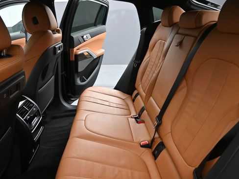 Used 2021 BMW X6 sDrive40i w/ M Sport Package image 30