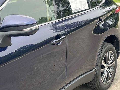 Used 2021 Toyota Venza LE AWD/4WD image 16