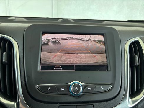 Used 2022 Chevrolet Equinox LT FWD image 21