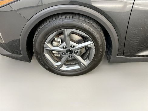 Used 2025 Kia K4 LXS image 11