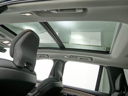 New 2026 Volvo XC90 B6 Plus w/ Protection Package Premier image 23