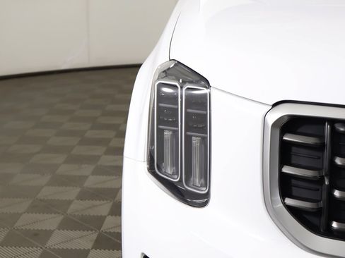 Certified 2025 Kia Telluride SX Prestige AWD/4WD image 19